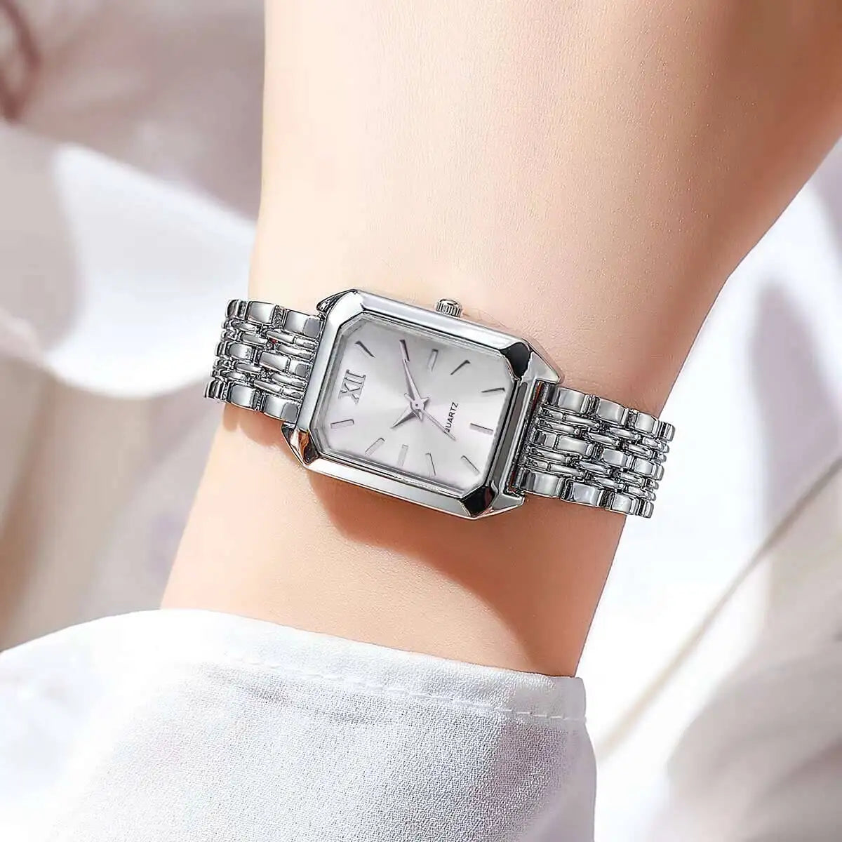 Carré Luxury Watch