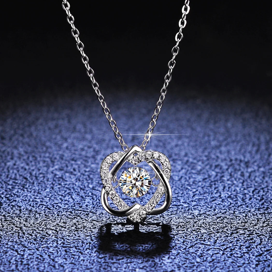 Coeur Moissanite Necklace