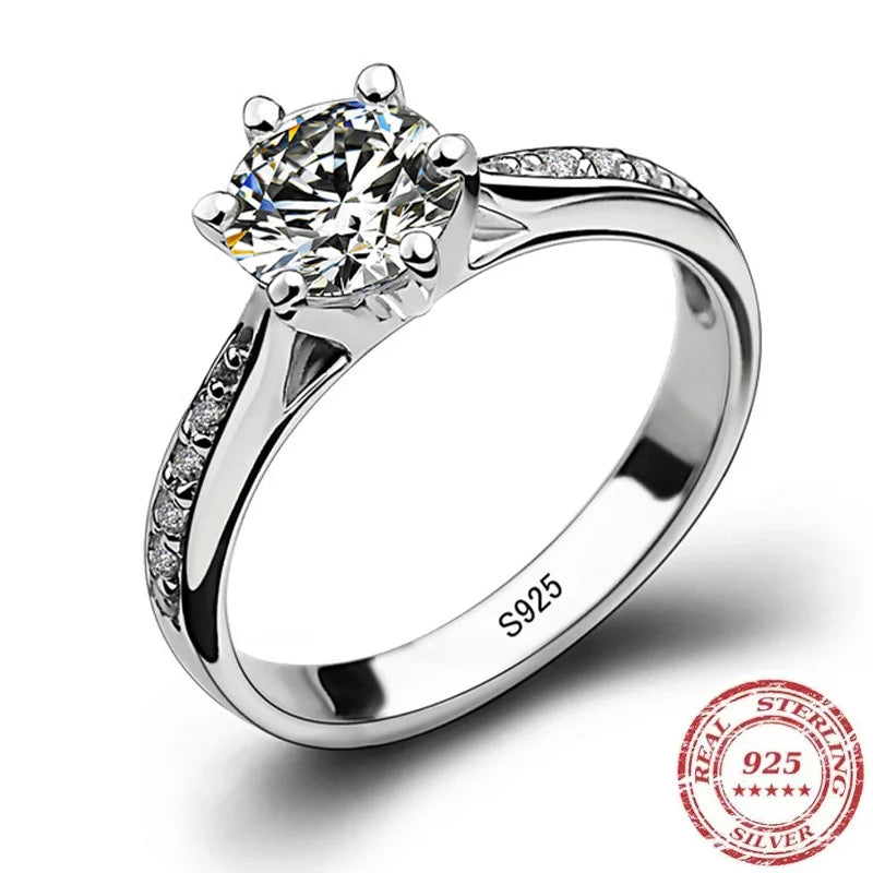 Éclat Solitaire Ring